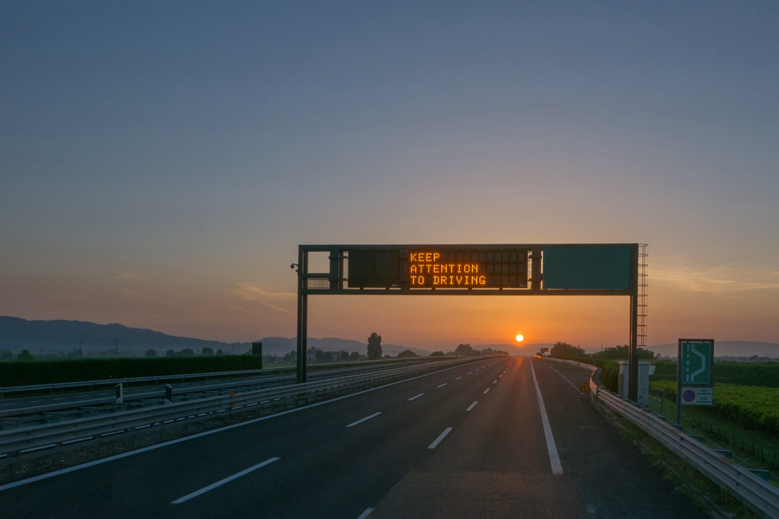 Portable traffic message sign powered by solar